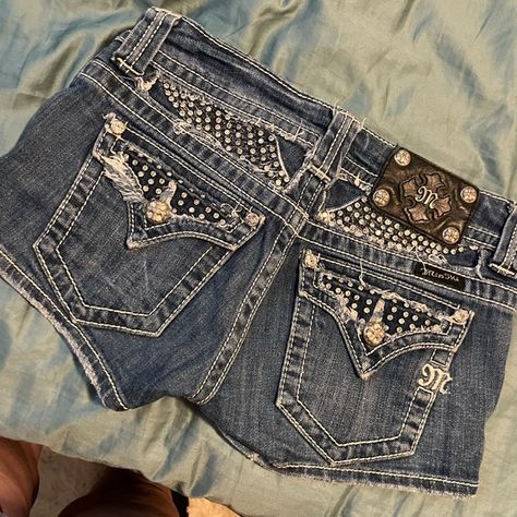 Miss me shorts Miss Me Jean Shorts, Mcbling Shorts, Y2k Shorts Outfit, 2000s Shorts, White Linen Pants Outfit, Poshmark Clothes, Mcbling Fashion, 2000s Japanese Fashion, 2000s Clothing