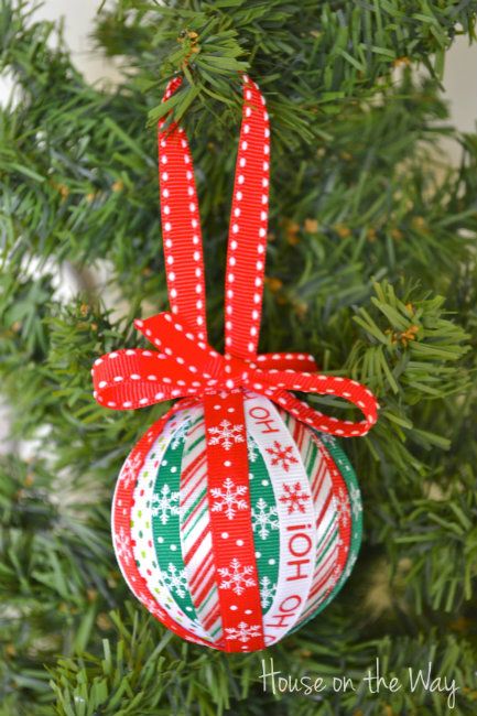 christmas ribbon ornament craft, christmas decorations, crafts, seasonal holiday decor Styrofoam Ball Crafts, Christmas Ribbon Crafts, Styrofoam Crafts, Ribbon Projects, Easy Ornaments, Ribbon Ornaments, Ornament Craft, Craft Christmas, Christmas Crafting