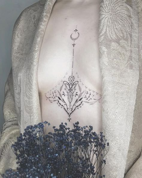 Innocence Tattoo Ideas, Tattoo Ideas For Fashion Designer, Arwen Star Tattoo, Evenstar Tattoo With Flowers, Arwen Evenstar Tattoo, Even Star Tattoo Lord Of The Rings, Lord Of The Ring Tattoo Ideas, Feminine Lotr Tattoo, Evenstar Tattoo Sternum