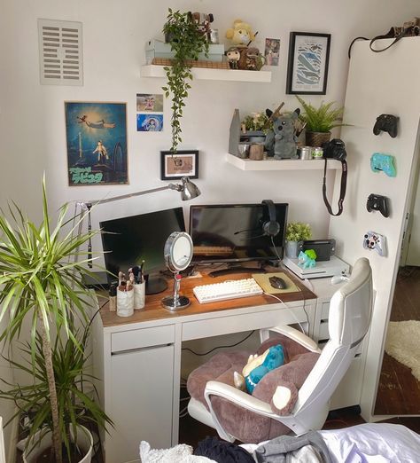 this is an older version of my set up but still cute :) animal crossing pokemon style set up xbox gamer girl desk Aesthetic Xbox Set Up, Live Streamer Set Up, Xbox Set Up Bedroom, Xbox Desk Setup, Pokemon Desk Setup, Stream Set Up, Japanese Gaming Room, Gamer Set Up, Set Up Gamer Girl