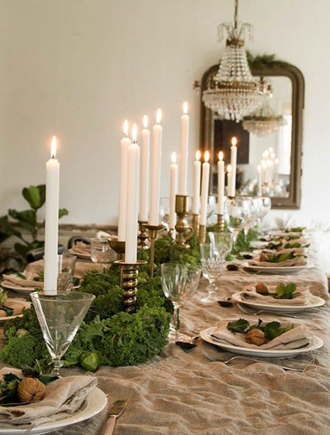 Table With Candles, Setting Table, Christmas Dining Table, Dining Table Centerpiece, Beautiful Table Settings, Elegant Dinner, Christmas Dining, Dining Room Inspiration, Christmas Table Settings