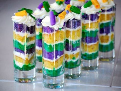 Mardi Gras Snacks, Mardi Gras Party Ideas, Mardi Gras Party Food, Mardi Gras Desserts, Mardi Gras Diy, Mardi Grad, Mardi Gras Cake, Mardi Gras Party Decorations, Madi Gras