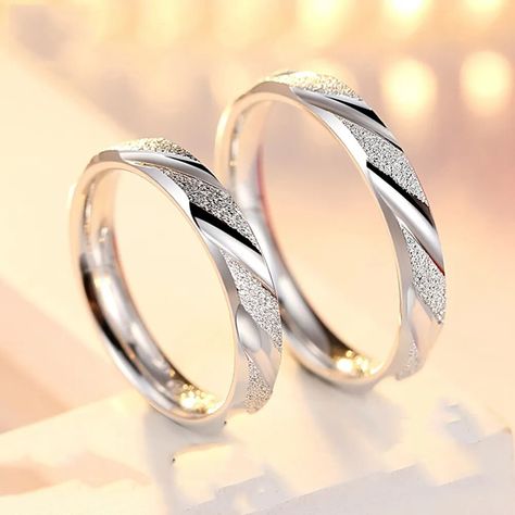 Couple Ring Design, Simple Wedding Bands, Simple Silver Jewelry, Couples Ring Set, Couple Wedding Rings, Ring Trends, Detailed Jewelry, Couple Wedding, Fashion Couple