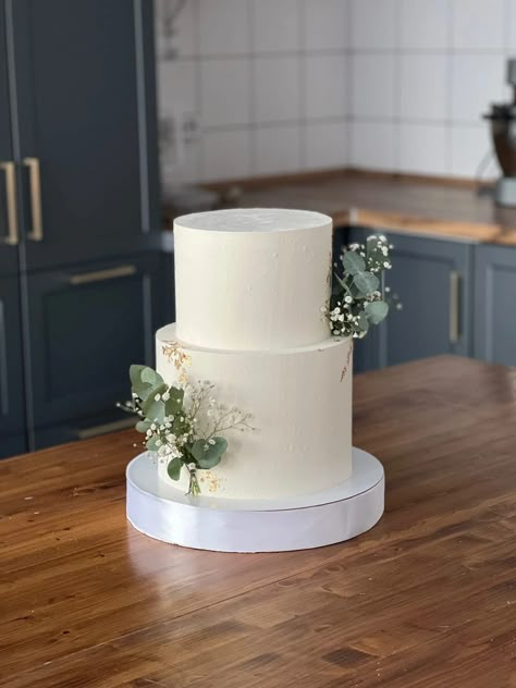 White Cake With Eucalyptus, Plain White Two Tier Cake, Plain Wedding Cakes Simple, Rustic Sheet Cake, Wedding Cake Designs Simple 2 Tier, Wedding Cake Olive Green, Mini Cake Wedding, Eucalyptus Wedding Cake, Wedding Cake Olive