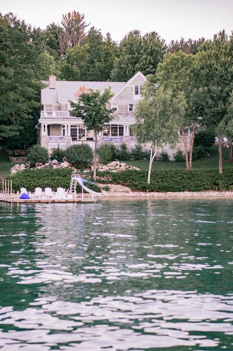 Cozy Cottage Home on Walloon Lake Michigan Cottages Modern, Modern Cottages, Coastal Cottages, Lake Landscaping, Cozy Eclectic, Michigan Cottage, Walloon Lake, Tuscany Style, Lake Houses Exterior