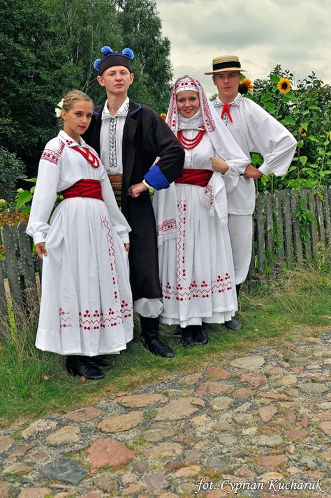 Poland: Biłgoraj Slavonia Croatia, Polish Traditional Costume, Polish Wedding, Costumes Around The World, Ethno Style, Polish Folk, Folk Clothing, Folk Dresses, Folk Dance