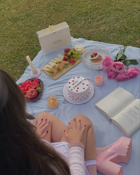 Crystal Room, 23rd Birthday, Birthday Brunch, Vintage Cake, Pinterest Girls, Life Inspiration, Just Girl Things, Summer Baby, Old Money