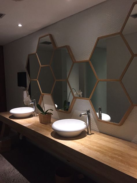 Honeycomb mirrors Hexagon Mirrors, Sinks Design, Honeycomb Mirror, Funky Mirrors, Mirror Decor Living Room, Architecture Bathroom, Washroom Design, Modern Interior Decor, Mirror Design Wall