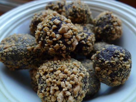 peaceful parenting: Chocolate Placenta Truffles Placenta Recipes, Placenta Encapsulation, Large Glass Bowl, Woman Happy, Healthy And Fit, Truffle Recipe, Flavored Milk, Attachment Parenting, Dinner Plan