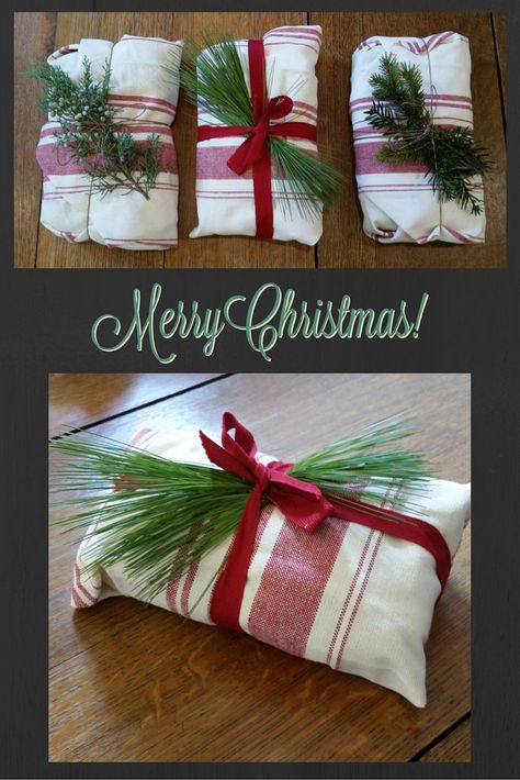 Banana Bread Christmas Gifts! Wrap banana bread loaf in a cute kitchen towel and decorate with ribbon and pine branches. Bread Gifts Packaging, Wrap Banana Bread Gift Ideas, Wrapping Banana Bread For Gifts, Gift Wrap Loaf Of Bread, Banana Bread Gift Ideas Packaging, Banana Bread Christmas, Gifting Bread, Neighbor Christmas Gift Ideas, Festive Buffet