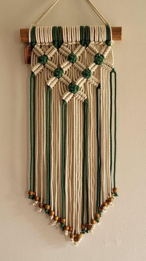 Masculine Macrame, Wall Macrame, Macrame Wall Hanging Tutorial, Free Macrame Patterns, Crochet Bookmark Pattern, Macrame Knots Tutorial, Macrame Knots Pattern, Holiday Crafts Diy, Macrame Wall Hanging Diy