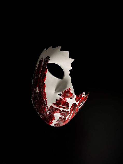 Horror Mask - Half Face -  #Face #Horror #Mask Cool Halloween Mask, Masquerade Mask Ideas Men, Red Mask Aesthetic, Cool Masks Dark, Horror Mask Ideas, Masquerade Ball Aesthetic Dark, Spooky Masquerade, Greek Theatre Masks, Full Face Mask Design