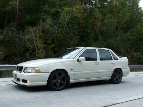 White Volvo S70 White Volvo, Volvo Wagon, Volvo Car, Volvo S70, Bmw E30 M3, Volvo 850, Volvo S40, Volvo Cars, Bmw E30