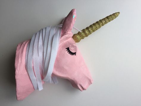 Paper Mache Unicorn Head, Unicorn Hobby Horse, Magic Animals, Decorating Rooms, Unicorn Room Decor, Unicorn Room, Unicorn Bedroom, Unicorn Princess, Mask Ideas