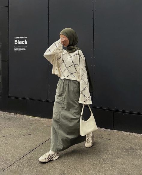 Cute Modest Hijabi Outfits, Modesty Outfit Ideas, Hijabi Cute Outfits, Muslim Friendly Outfits, Hijabi Fits Casual, Maxi Skirt Hijab Outfits, Hijab Friendly Outfits Aesthetic, Cute Modest Outfits Muslim, Muslim Outfits Casual Summer