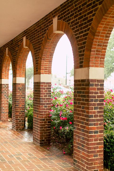 Hacienda Homes, Stone Wall Design, Brick Arch, Brick Art, Brick Construction, Classic House Exterior, Brick Masonry, Brick Exterior House, Brick Architecture