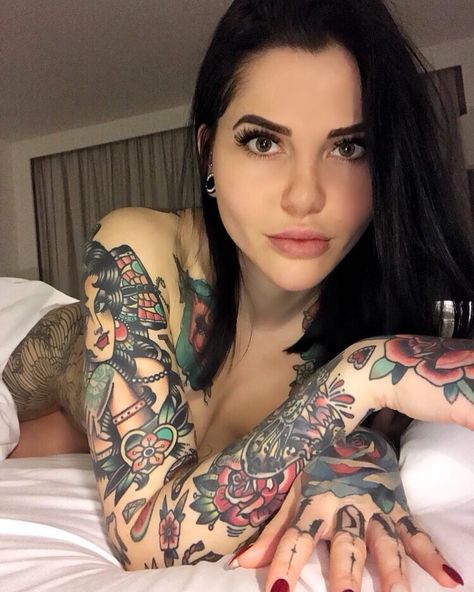 #inked #instagram #girl Tattooed Girl, Tattooed Girls, Tattoed Women, Tattooed Women, Tattoo Women, Tattoo Girl, Bed Bedroom, Inked Babes, Tattoo Models