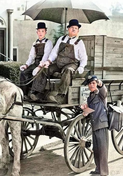 Oliver Hardy, Charles Spencer Chaplin, Tv Funny, American Comedy, Silent Film Stars, Laurel And Hardy, North Hollywood, Silent Movie, Classic Comics