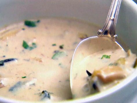 Gluten Free Cream of Mushroom Soup - G-Free Foodie Mushroom Leek Soup, Mushroom Bisque, Wild Mushroom Soup, Bisque Soup, Bisque Recipe, Ina Garten Recipes, Mushroom Soup Recipes, Wild Mushroom, Leek Soup