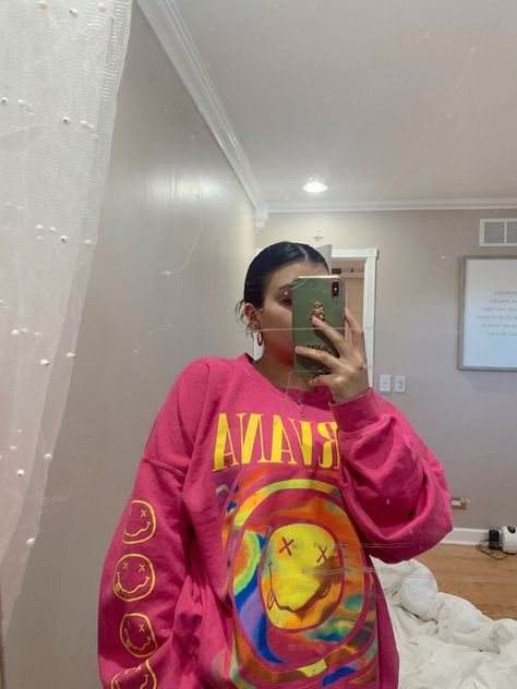 street style fashion nirvana pink and colorful sweatshirt Nirvana Sweatshirt Outfit, Outfits With Nirvana Sweatshirt, Nirvana Hoodie Outfit, Preppy Nirvana, Pink Sweatshirt Outfit, Nirvana Outfit, Pink Nirvana Sweatshirt, Hot Pink Nirvana Sweatshirt, Nirvana Sweatshirt