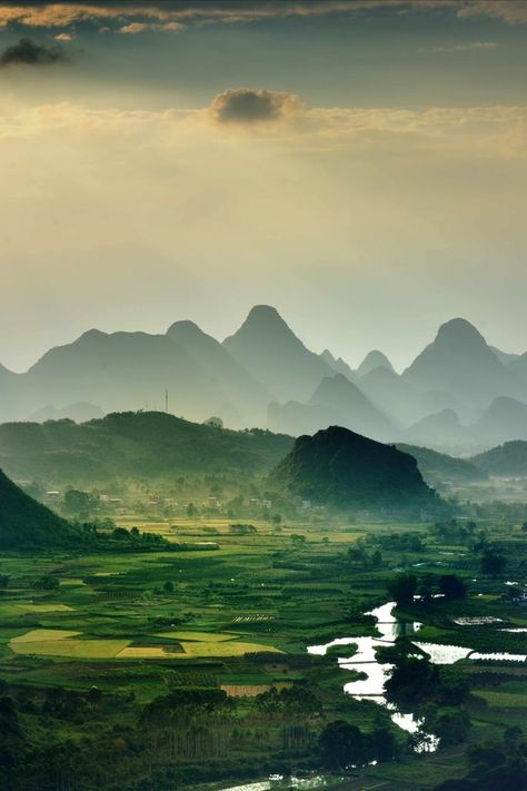 Mountains and villages of Yangshuo in Guilin, Guangxi Province. Beautiful Places In China, Chinese Mountains, Chinese Aesthetic, Guilin, Sun Shining, Mountain Village, Wide World, Beautiful Scenery, Mountain Landscape