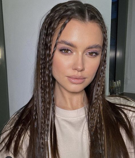 Festival Hair Straight, Desert Hairstyle, Party Braids Hairstyles, Braid Long Hair, Braids Front Of Head, Braids With Straight Hair, Rave Hairstyles, Rave Hair, Y2k Hairstyles