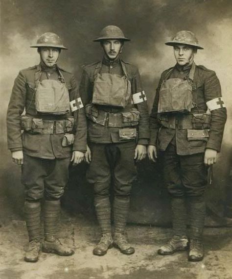 Ww1 History, Ww1 British, Ww1 Soldiers, Military Images, Combat Medic, The Great, British Soldier, American Soldiers, Men In Uniform