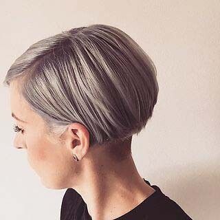 Micro Bob Haircut, Micro Bob, Corte Bob, Wavy Bob Hairstyles, Short Bob Haircuts, Curly Bob Hairstyles, Trending Hairstyles, Bob Haircut, Short Bob Hairstyles