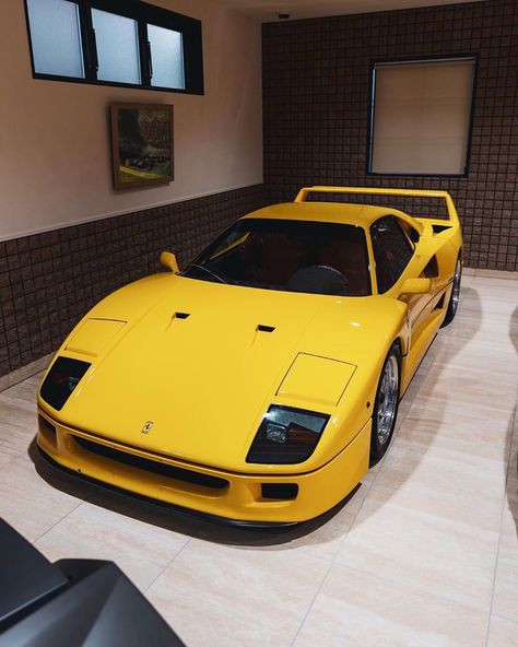 “Regular” yellow F40 or not regular F40 LM, that is the question💀🤔 For those who aren’t too familiar with the LM variant of this legendary… Yellow Ferrari, Mc Laren, Red Heads, Exotic Sports Cars, Ferrari F40, Street Racing, Tuner Cars, Pretty Cars, Car Club