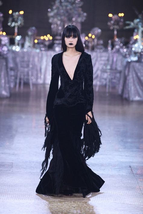 Rodarte RTW Fall 2023 [PHOTOS] Red And Black Gown, Gothic Gowns, Show Design, Gothic Wedding Dress, Runway Outfits, Corset Fashion, Velvet Gown, Goth Dress, 2023 Collection