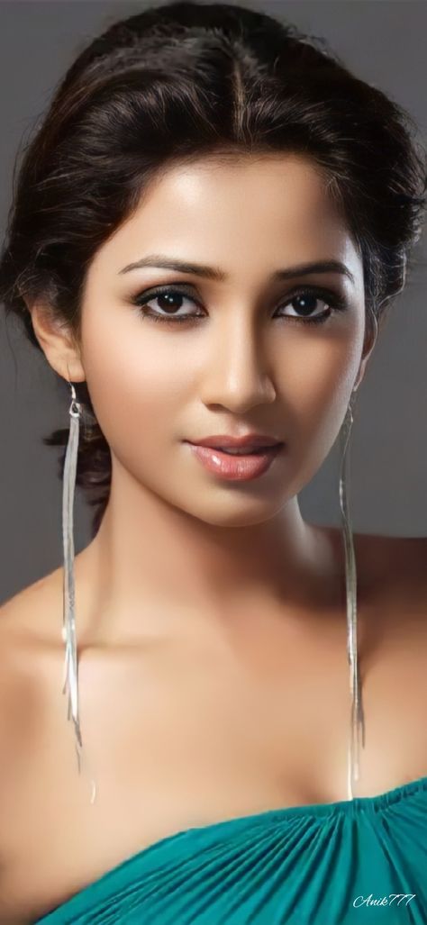 Shreya Ghoshal hd photo wallpaper for mobile Shreya Ghoshal Hd Wallpaper, Singer Wallpaper, Popular Singers, Hd Face, Queen Wallpaper, Shreya Ghoshal, Wallpaper For Android, Sweet Photo, Wallpaper For Mobile