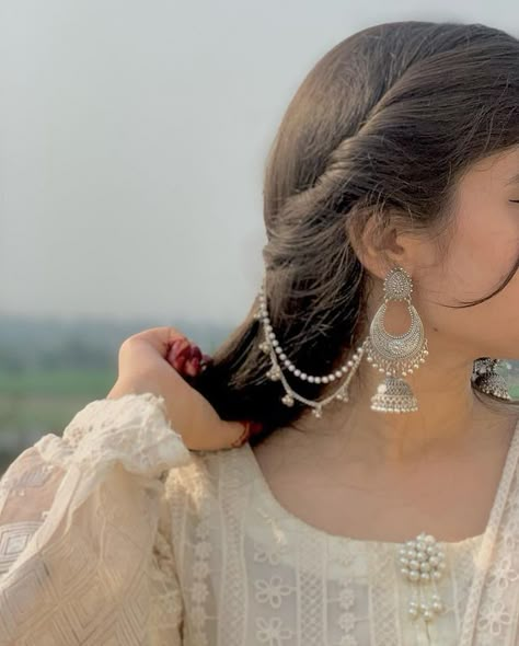 Trending Summer Nails, Aesthetic Poses, Indian Wedding Jewelry Sets, Wedding Mehndi, Desi Fashion Casual, Beautiful Pakistani Dresses, Master Decor, Indian Jewellery Design Earrings, Classy Photography