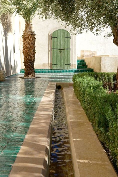 Marrakech Marrakech Gardens, Lobby Reception Design, Best Bathroom Paint Colors, Moroccan Garden, Oasis Pool, Indoor Fountain, Luxury Camping, Patio Interior, Traditional Landscape