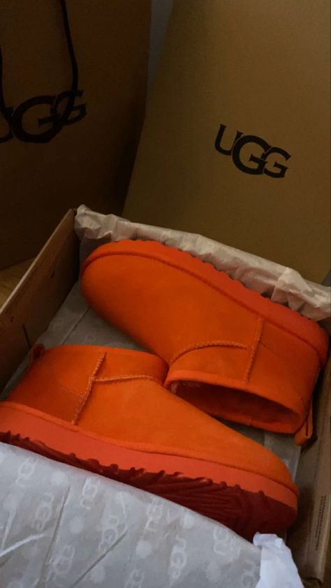 Orange Uggs, Myra Shoes, Cute Uggs, Pretty Sneakers, Crocs Fashion, Fly Shoes, Pretty Shoes Sneakers, Kicks Shoes, Shoes Sneakers Jordans