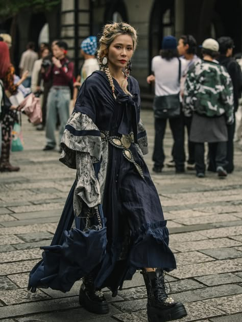 The Best Street Style Photos From the Spring 2024 Shows in Taipei | Vogue Fairy Street Style, Whimsigoth Street Style, Whimsigoth High Fashion, China Fashion Street Style, Poetry Outfit, Street Fashion 2024, Dark Street Style, Street Style Japan, Russian Street Style