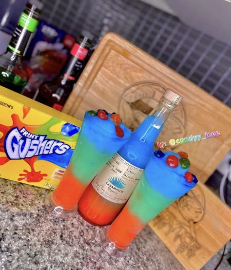 Candy Alcohol Drinks, Shots Alcohol Recipes, Frozen Drinks Alcohol, Fruity Alcohol Drinks, Fun Drink Recipe, Fun Drinks Alcohol, Pretty Alcoholic Drinks, Alcholic Drinks, Liquor Recipes