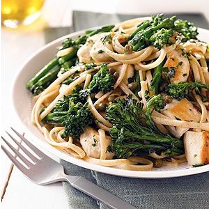 Chicken & Broccolini Aglio e Olio Recipe | AGFG Hyvee Recipes, Delicious Starters, Linguine Carbonara, Classic Carbonara, Chicken Linguine, Veggie Board, Chicken Carbonara Recipe, Chicken Carbonara, Aglio E Olio