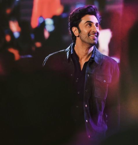 Ranbir Kapoor Wallpapers, Ranbir Kapoor Aesthetic, Trisha Saree, Ms Doni, Husband Appreciation, 90s Bollywood Aesthetic, Movie Dialogues, Indian Actors, 90s Bollywood