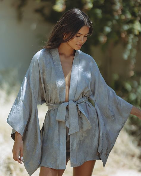 New In Osaka Kimono Set - Grey Shop Now www.chiclefrique.com Kimono Woman, Kimono Set, Kimono Women, Moda Hippie, Denim Playsuit, Beach Kimono, Summer Kimono, Short Kimono, Kimono Cardigan