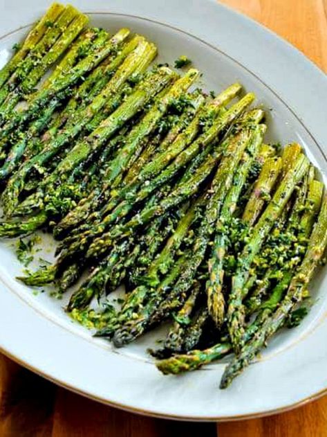 Easy and Amazing Roasted Asparagus with Gremolata found on KalynsKitchen.com Lemon Pepper Asparagus, Easy Roasted Asparagus, Marinated Asparagus Cold, Lemon Roasted Asparagus, Asparagus Falcatus, South Beach Diet, Low Glycemic, Roasted Asparagus, Asparagus