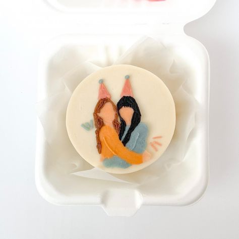 Cute Bento Cake For Best Friend, Mini Birthday Cake For Best Friend, Friendship Day Bento Cake, Bff Cake Ideas, Friendship Cakes Ideas, Funny Bento Cake For Best Friend, Mini Cake For Best Friend, Best Friend Cake Design, Cake Ideas For Best Friend Birthday