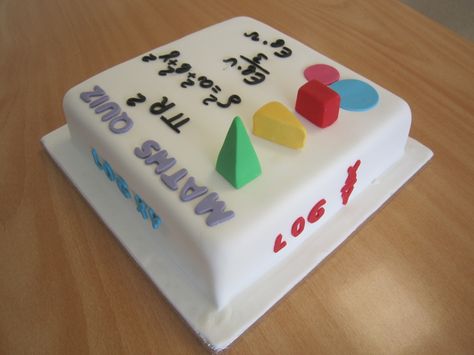 MATHS QUIZ CAKE!!!! — Back To School Math Cakes Design, Maths Cake Design, Math Cake, Teacher Birthday Cake, Math Party, School Cakes, Maths Teacher, School Cake, Teacher Birthday