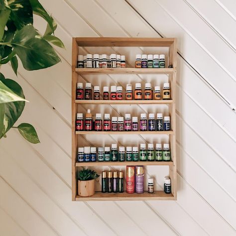 Diy Display Shelf, Rustic Ladder Shelf, Junk Organization, Apartment Finds, Laundry Shelves, Small Apartment Bathroom, Diy Display, Coffee Nook, Ladder Shelf