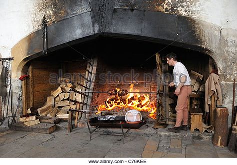 Tudor kitchen fireplace Hampton Court Palace - Stock Image Smallbone Kitchens, Deltora Quest, Fireplace Cooking, Tudor Kitchen, Paint For Kitchen Walls, Outdoor Grill Station, Victorian Kitchen, Hampton Court Palace, Outdoor Oven