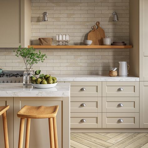 Grey And Neutral Kitchen, Stone Colour Kitchen, Neutral Kitchen Tiles, Beige Kitchen Walls, Country Kitchen Backsplash Ideas, Cream Kitchens, Neutral Kitchens, Modern Chic Kitchen, Neutral Kitchen Decor