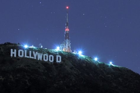 Hollywood Sign At Night, Hollywood At Night, Hollywood Sign Pictures, Last Friday Night, I Love La, Hollywood Sign, Hollywood Hills, Future City, Hollywood California