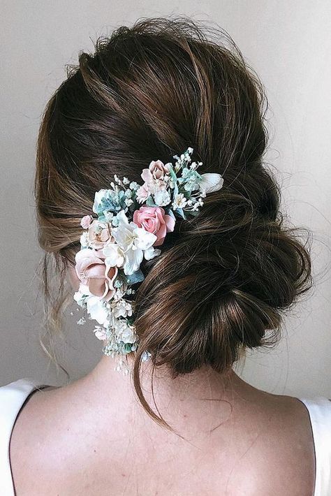 Crown Hairstyle, Bridal Hairstyle Indian Wedding, Hair Style On Saree, Engagement Hairstyles, Bridal Hairdo, Flower Crown Hairstyle, Bridal Hair Buns, Indian Wedding Hairstyles, Flowers In Her Hair