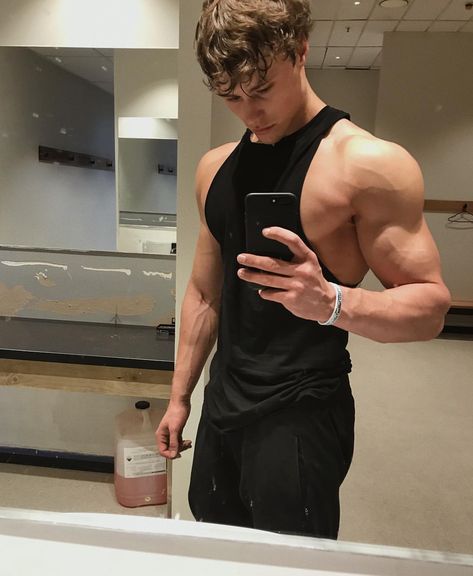 Augusta Alexander, Oliver Cheshire, David Laid, Gymshark Hoodie, Toni Mahfud, Nick Bateman, Gym Guys, Crossfit Girls, Half Shirts