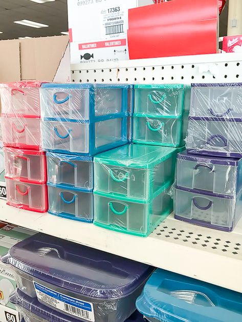 Give your generic plastic Dollar Tree storage bins an industrial farmhouse makeover in just a few simple steps! #dollartree #dollartreestorage #organize Dollar Tree Storage Bins, Dollar Tree Storage, Dollar Tree Diy Organization, Plastic Storage Containers, Dollar Tree Organization, Diy Organizer, Dollar Store Diy Organization, Diy Dollar Tree Decor, Dollar Tree Decor