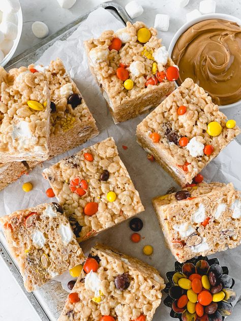 Reese Pieces Rice Krispie Treats, Reese's Rice Krispie Treats, Reeses Pieces Rice Krispie Treats, Rice Crispy Treats Thanksgiving, Reese Puff Rice Krispie Treats, Cereal Rice Krispie Treats, Rice Krispie Treats Peanut Butter, Gourmet Rice Krispie Treats Recipes, Thanksgiving Rice Crispy Treats